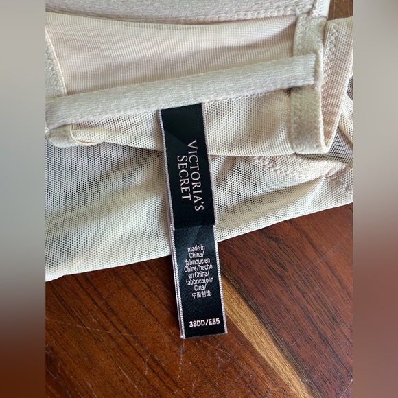 NWOT Victoria's Secret Luxe Starburst Unlined Plunge Bra Read - Picture 10 of 10